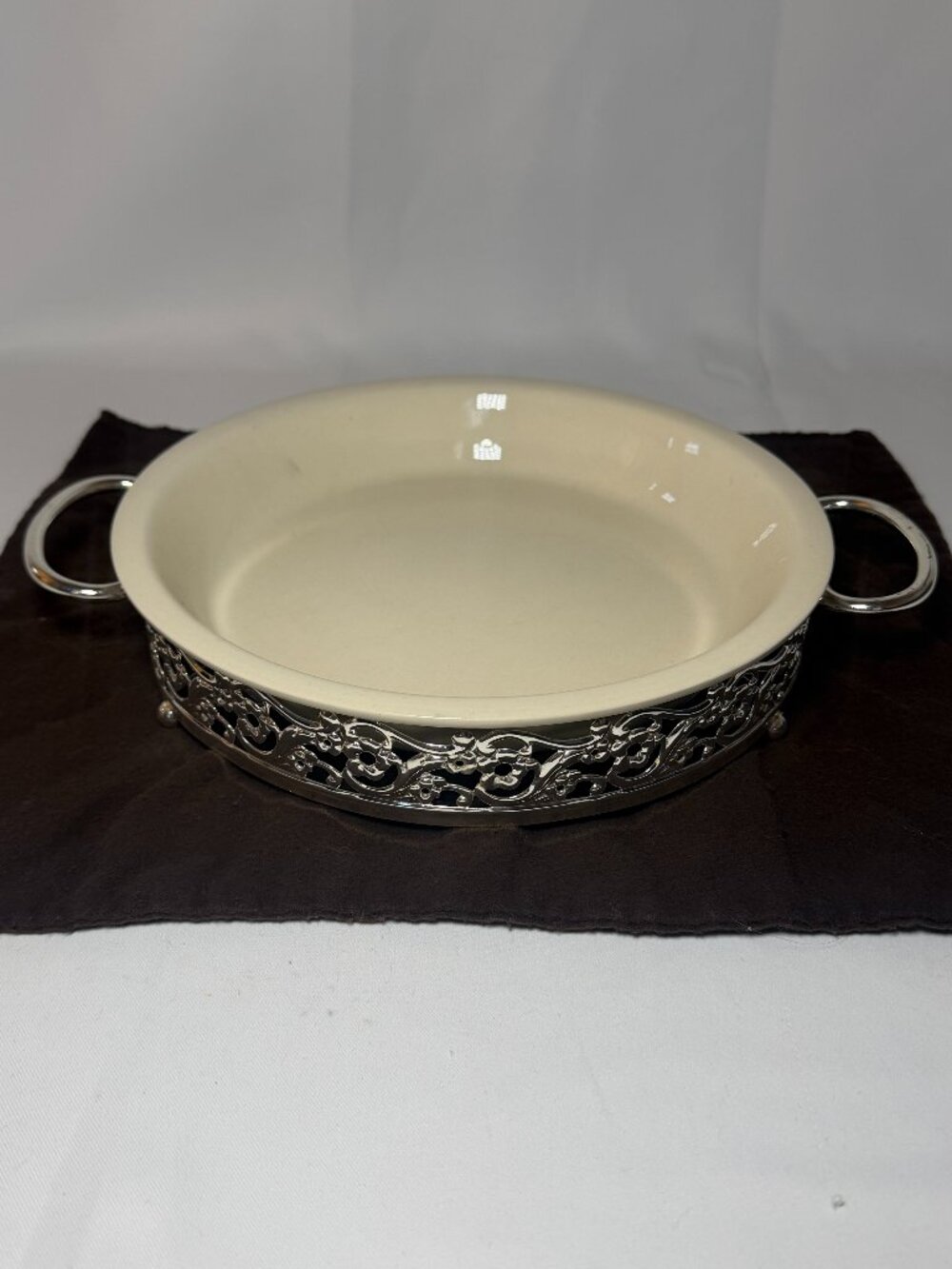 Vtg I.S. Co. Silver Plated Pie Carrier w/Ceramic Pie Plate Insert England 1960's